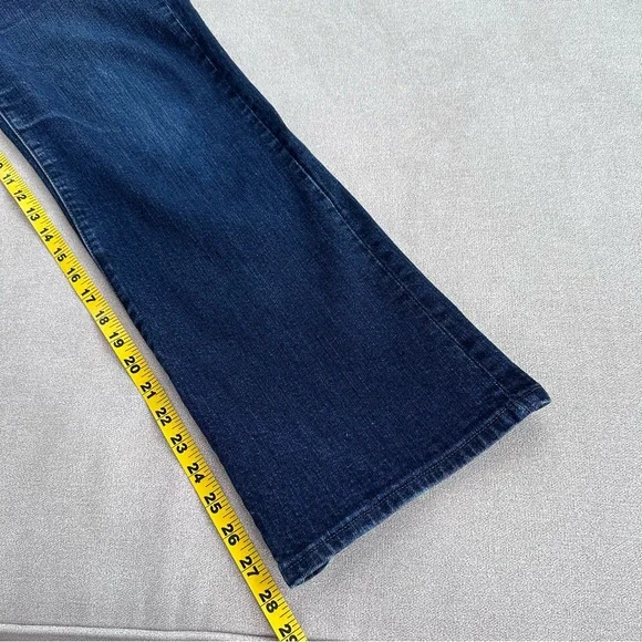 Lauren Ralph Lauren Classic Bootcut Jeans. Dark wash. Size 8 - Picture 9 of 11